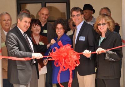 RibbonCutting_Credit-AndrewGonzales_small