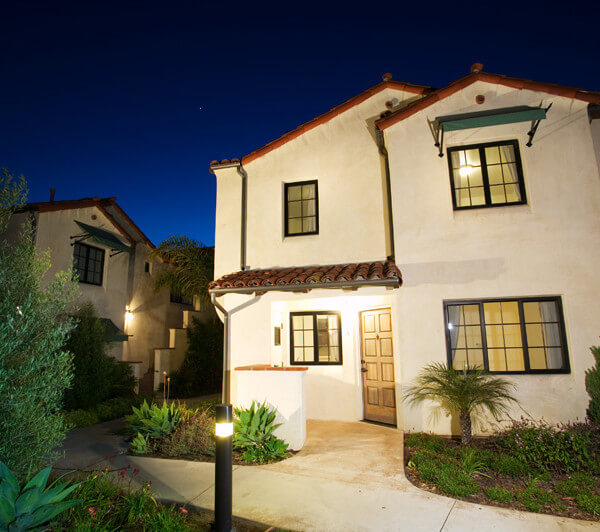 Outside night view of a Voluntario building