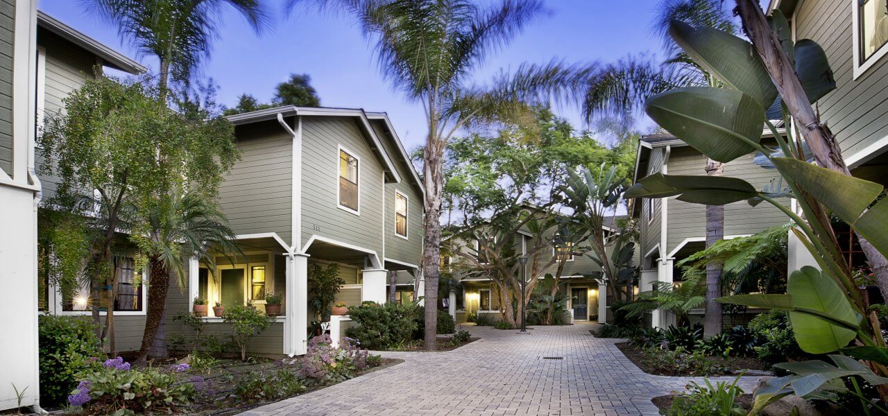 Courtyard view at 511 Victoria Court