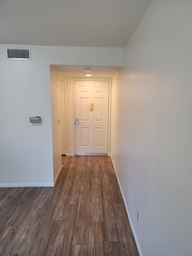 521 N. La Cumbre Road