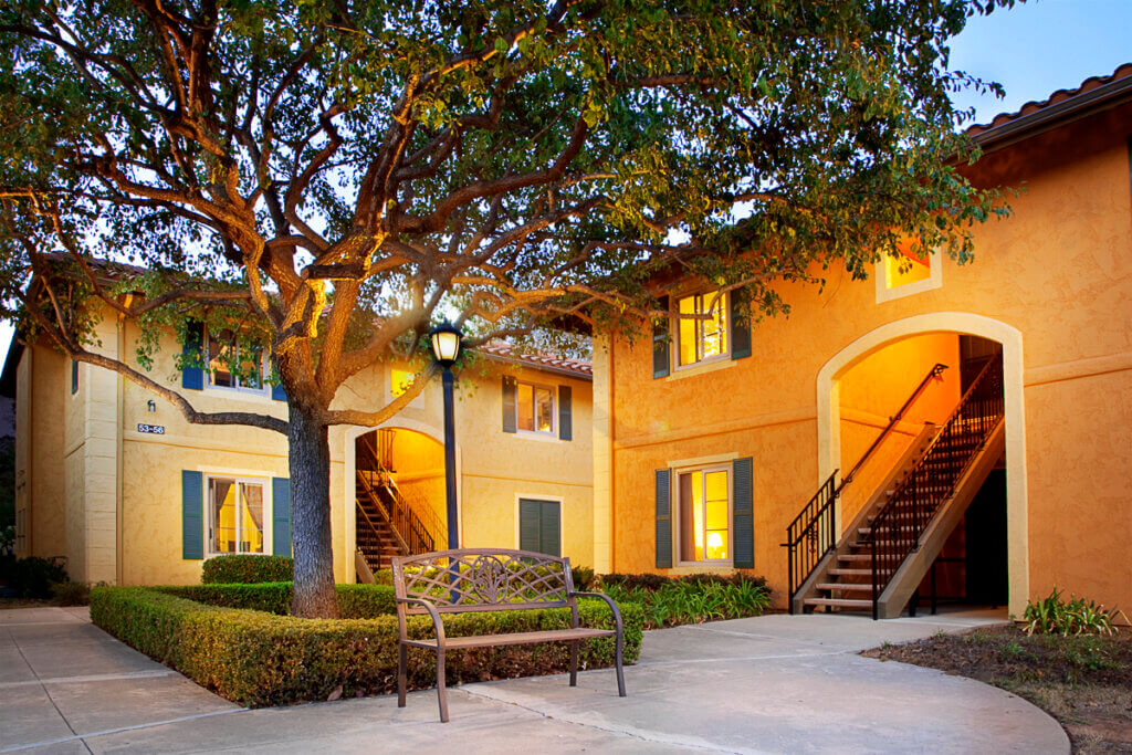 521 N. La Cumbre Road